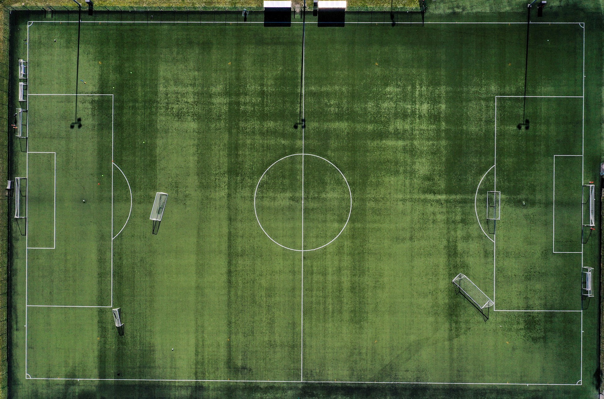 Læs nyheden "Beslutning om fodboldskoler kommer senest i maj" Beslutning om fodboldskoler kommer senest i maj